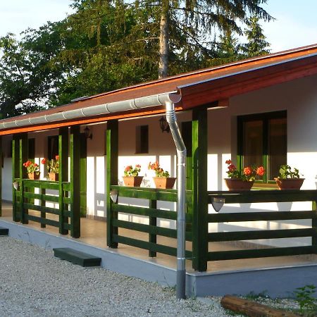Kisrejtek Apartmanhaz Lispeszentadorjan Exterior photo